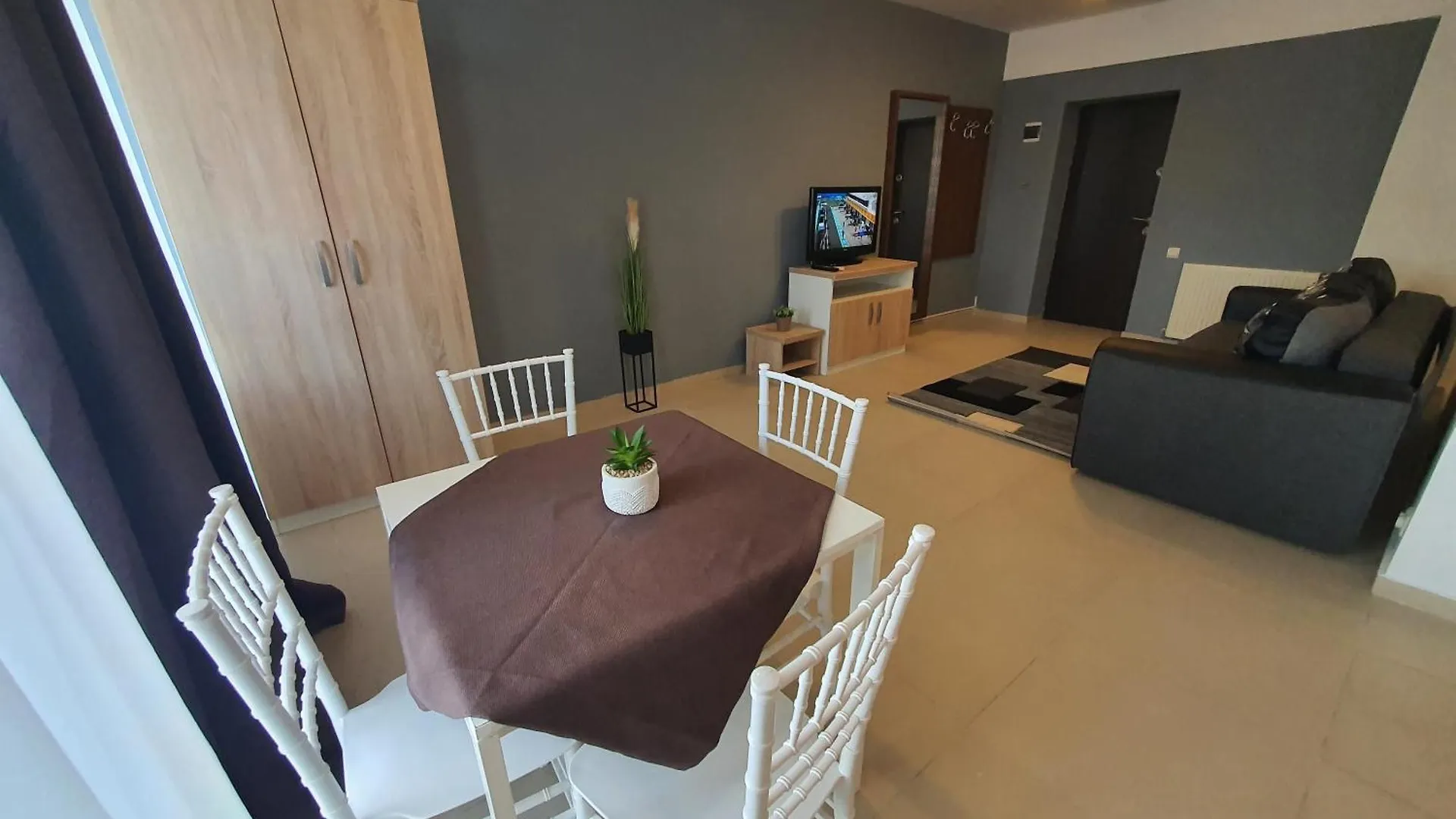 Green Apartment Bucureşti 0*,