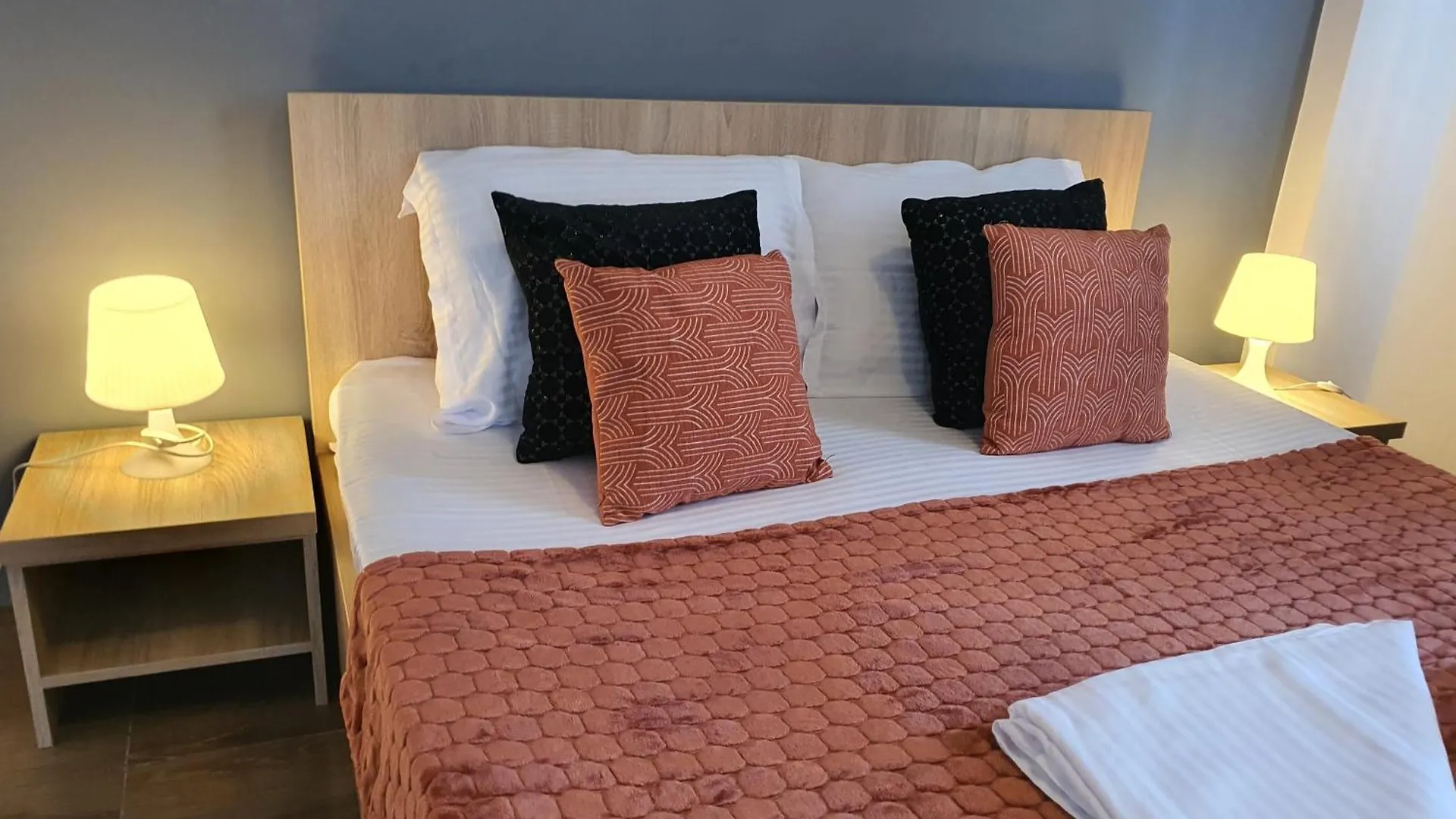Green Apartment Bucureşti